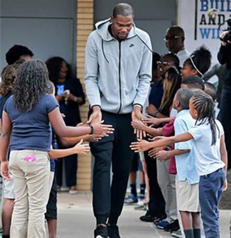 kevin durant's wife and kid.